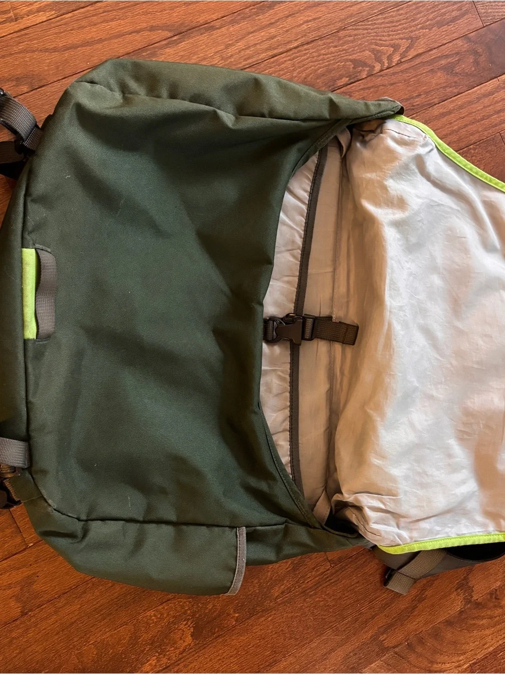 Patagonia Green and Lime Two-Tone Messenger Bag